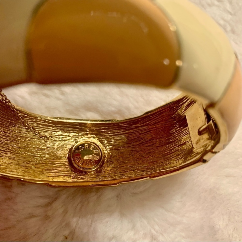 J Crew Bangle Bracelet Cream Peach Circle design Gold-tone Trim Beautiful Classy - Picture 7 of 11